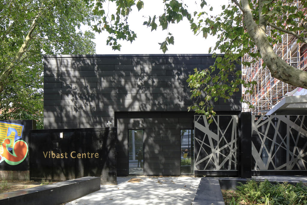 Entrance to Vibast Community Centre, Old Street